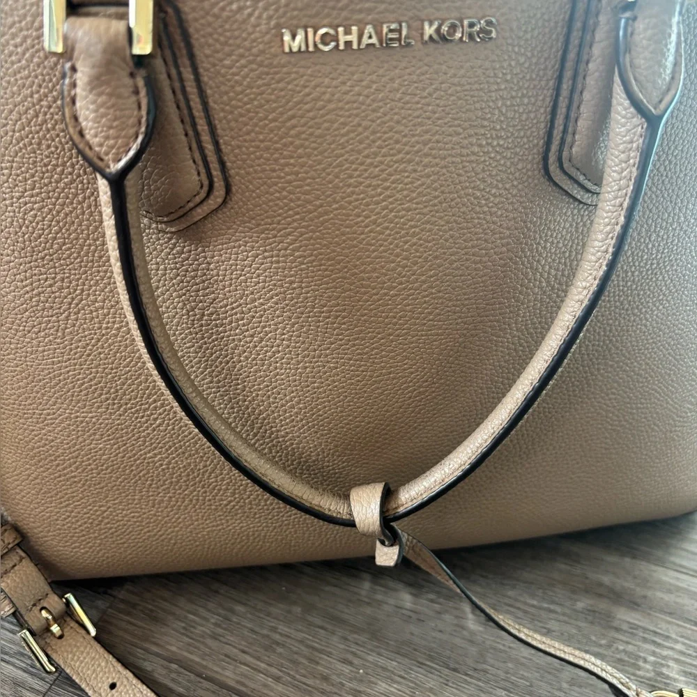 Michael Kors purse - Picture 5 of 6